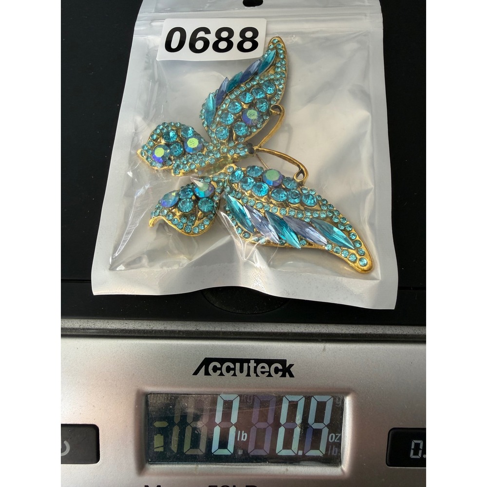 Vintage Unsigned Regency Style Rhinestone Butterfly Brooch Pin Blue Gold Tone L - Picture 8 of 8